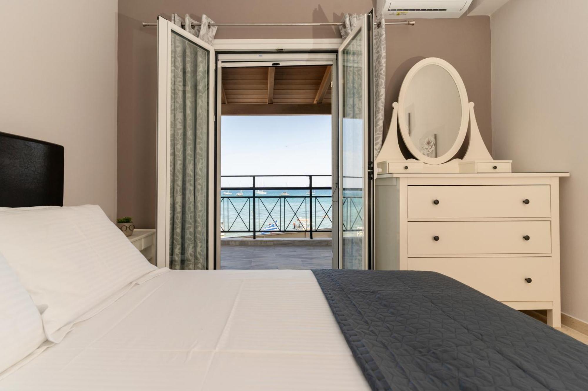 George Beachfront Apartments Lithakia  Habitación foto