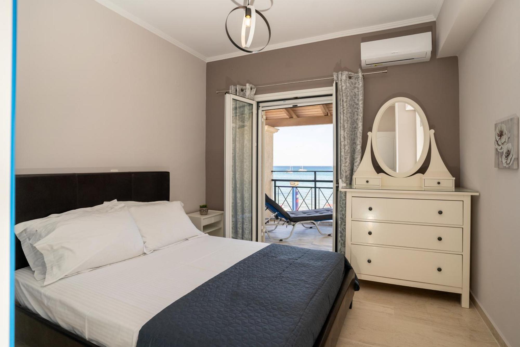 George Beachfront Apartments Lithakia  Habitación foto